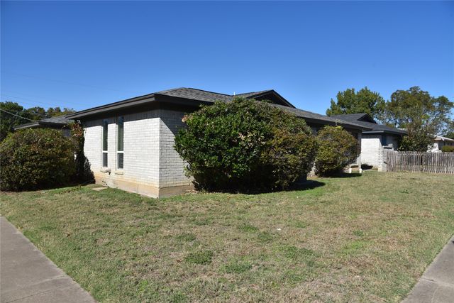 1001 Roky Court, Fort Worth, TX 76114