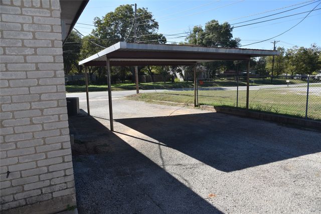 1001 Roky Court, Fort Worth, TX 76114