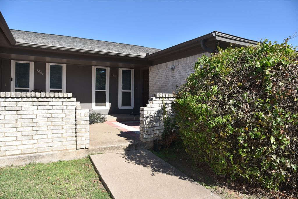 1001 Roky Court, Fort Worth, TX 76114