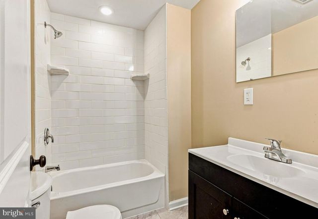 25 THOMPSON AVE, Mount Ephraim, NJ 08059