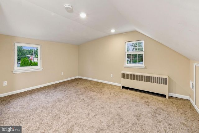 25 THOMPSON AVE, Mount Ephraim, NJ 08059