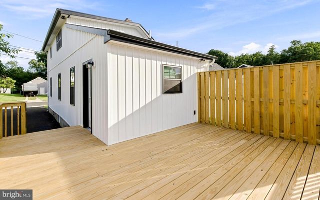 25 THOMPSON AVE, Mount Ephraim, NJ 08059