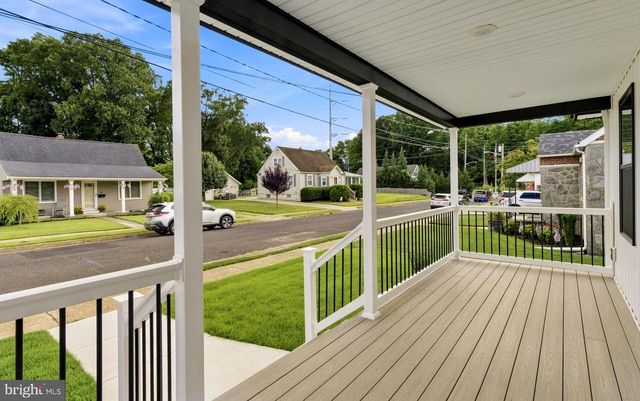 25 THOMPSON AVE, Mount Ephraim, NJ 08059