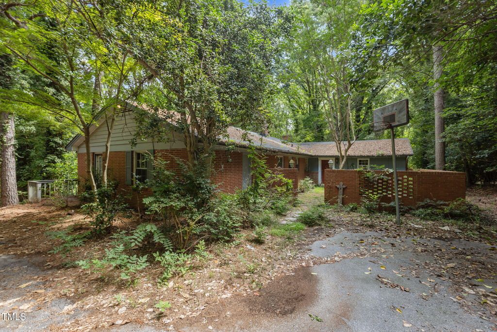 1409 Trailwood Drive, Raleigh, NC 27606