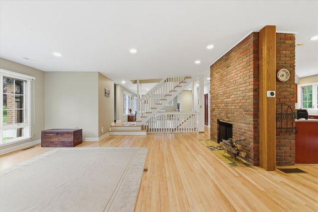 1041 Heather Way, Ann Arbor, MI 48104