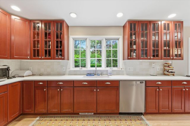 1041 Heather Way, Ann Arbor, MI 48104