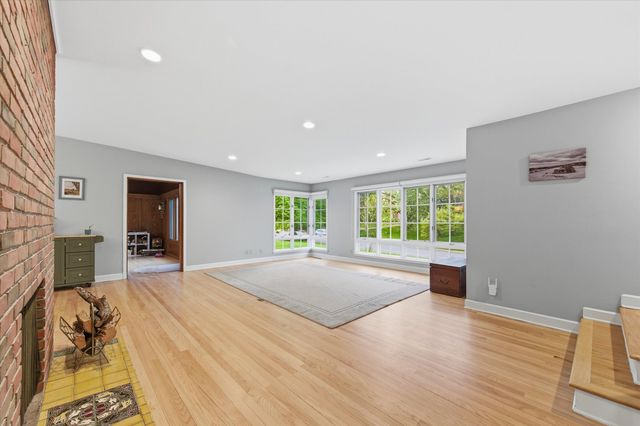 1041 Heather Way, Ann Arbor, MI 48104