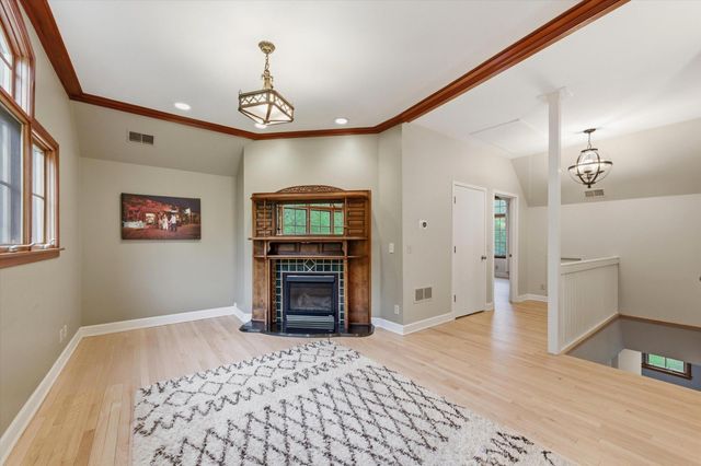 1041 Heather Way, Ann Arbor, MI 48104