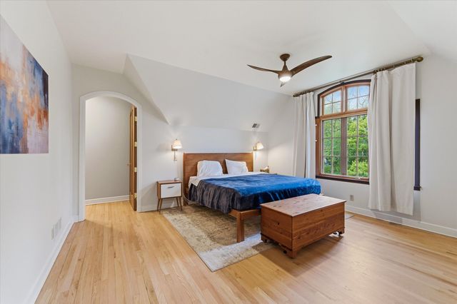 1041 Heather Way, Ann Arbor, MI 48104