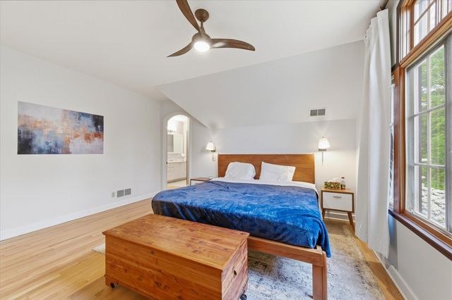 1041 Heather Way, Ann Arbor, MI 48104