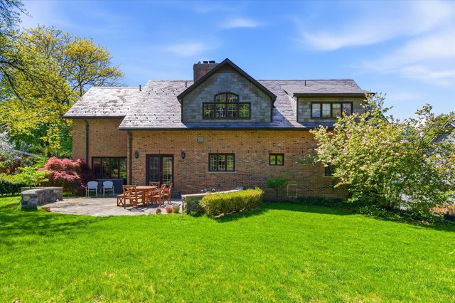 1041 Heather Way, Ann Arbor, MI 48104
