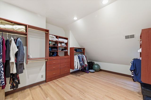 1041 Heather Way, Ann Arbor, MI 48104
