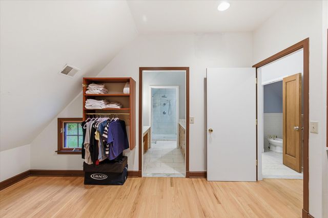 1041 Heather Way, Ann Arbor, MI 48104