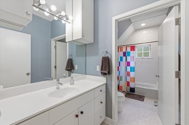1041 Heather Way, Ann Arbor, MI 48104