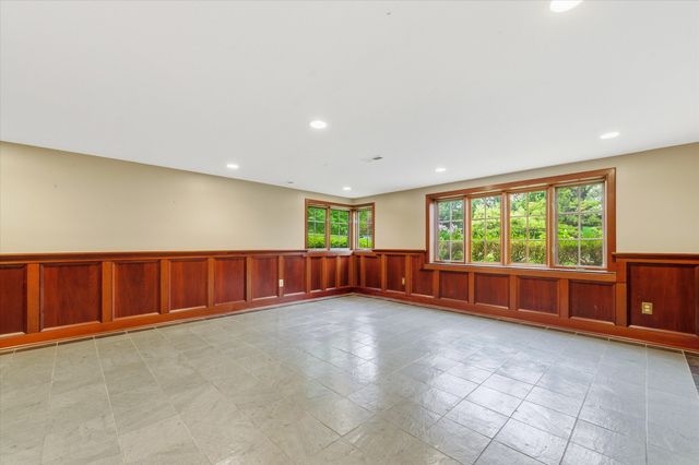 1041 Heather Way, Ann Arbor, MI 48104