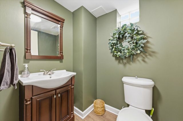 1041 Heather Way, Ann Arbor, MI 48104