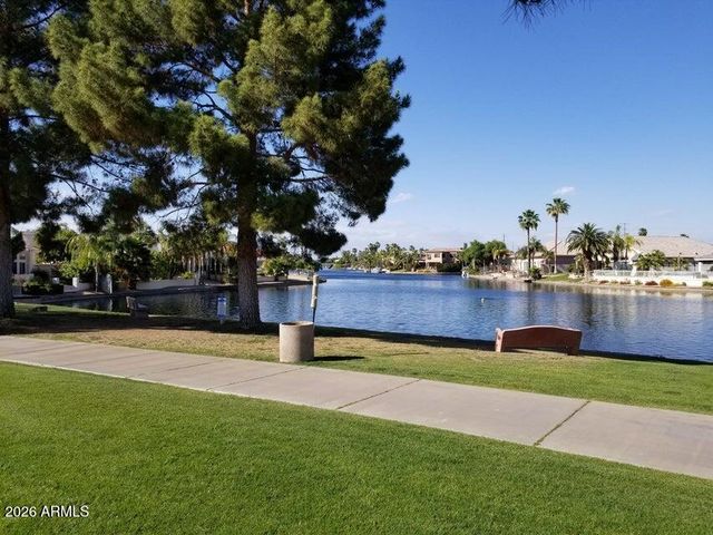 931 N WHALERS COVE Drive, Gilbert, AZ 85234