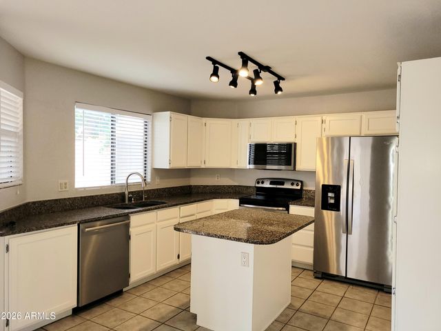 931 N WHALERS COVE Drive, Gilbert, AZ 85234