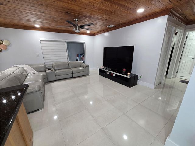 19261 SW 118th Ct, Miami, FL 33177