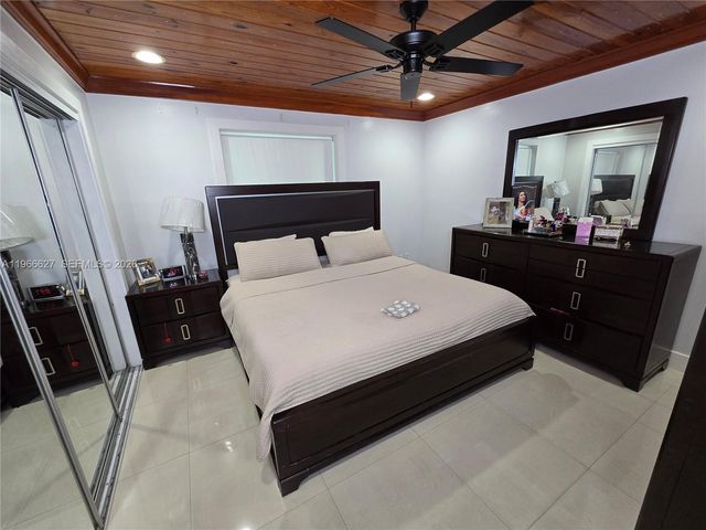 19261 SW 118th Ct, Miami, FL 33177