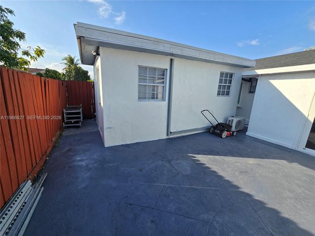 19261 SW 118th Ct, Miami, FL 33177