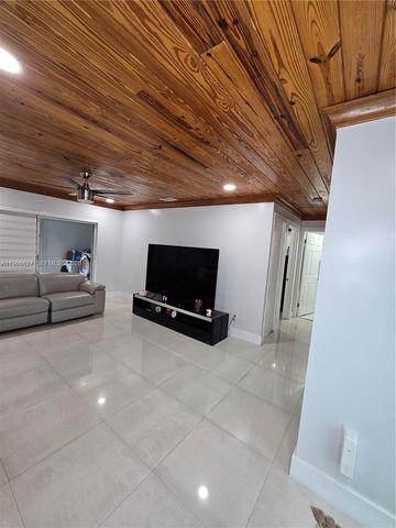 19261 SW 118th Ct, Miami, FL 33177