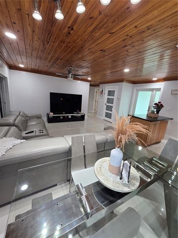 19261 SW 118th Ct, Miami, FL 33177