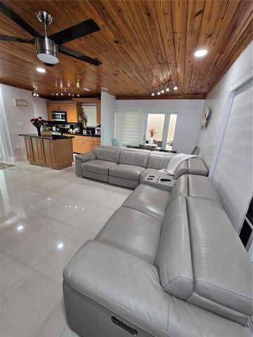 19261 SW 118th Ct, Miami, FL 33177