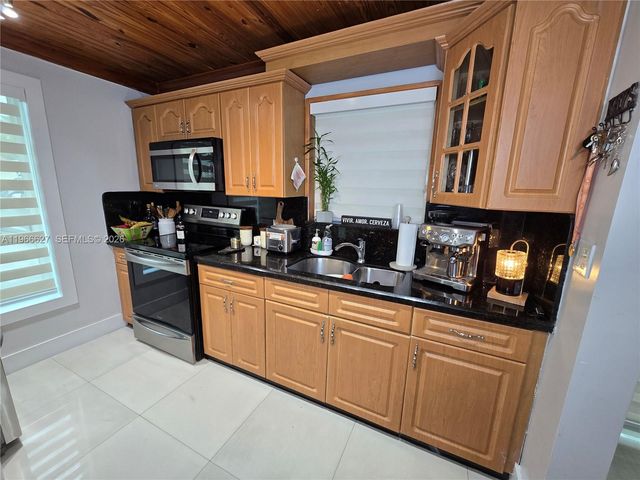 19261 SW 118th Ct, Miami, FL 33177