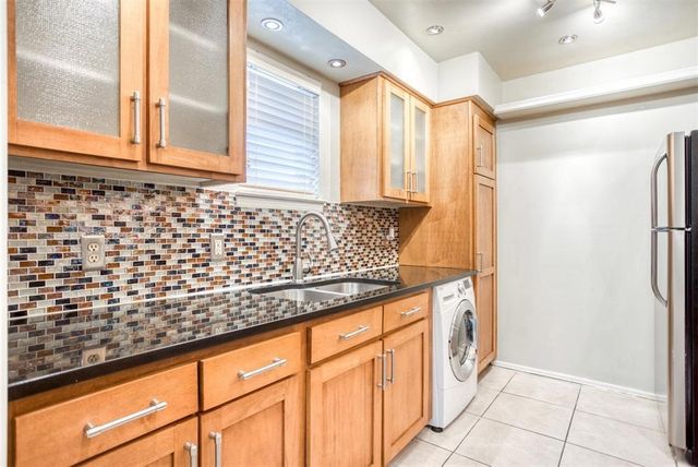 10536 Stone Canyon Road 216, Dallas, TX 75230