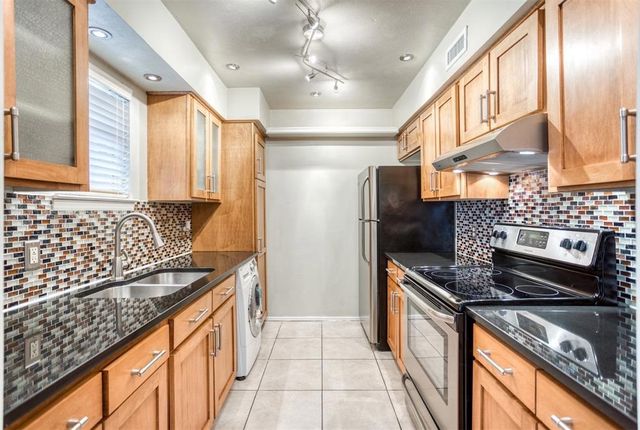 10536 Stone Canyon Road 216, Dallas, TX 75230