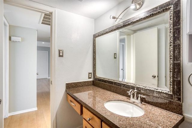 10536 Stone Canyon Road 216, Dallas, TX 75230