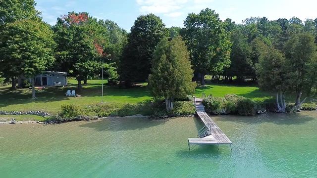 12908 Fairlane Drive, Rapid City, MI 49676