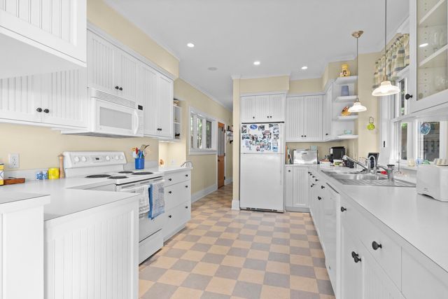 12908 Fairlane Drive, Rapid City, MI 49676