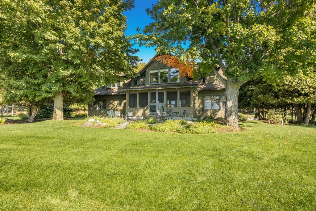 12908 Fairlane Drive, Rapid City, MI 49676