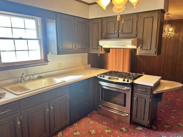 120 Southwest Drive, Harrisburg, IL 62946