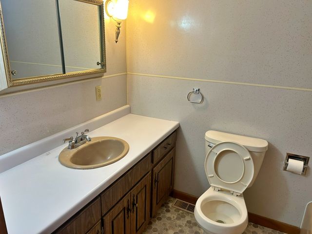 120 Southwest Drive, Harrisburg, IL 62946