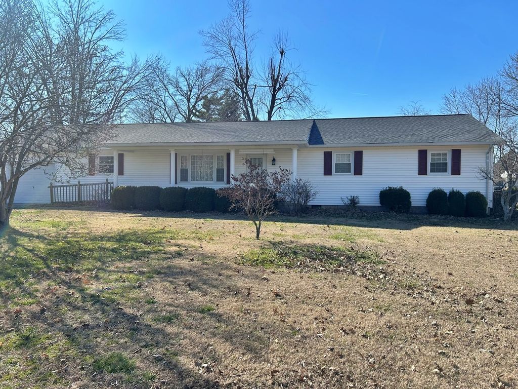 120 Southwest Drive, Harrisburg, IL 62946