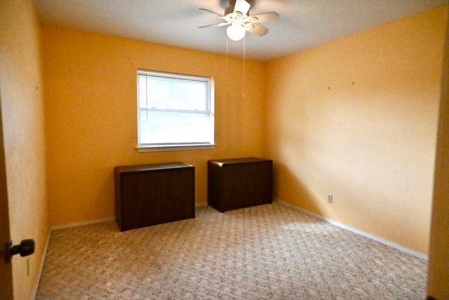 312 Lowrance Road, Red Oak, TX 75154