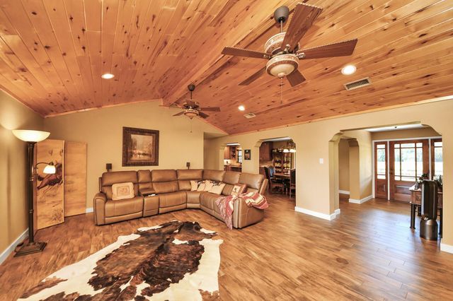 16076 Highway 105, Cleveland, TX 77327