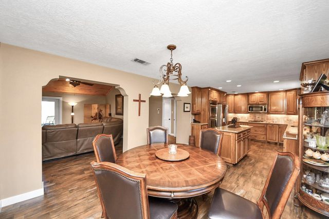 16076 Highway 105, Cleveland, TX 77327