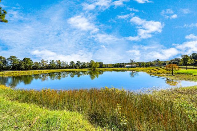 16076 Highway 105, Cleveland, TX 77327