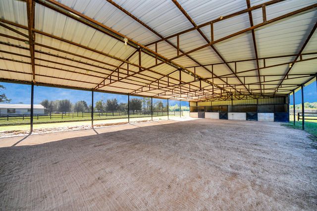 16076 Highway 105, Cleveland, TX 77327