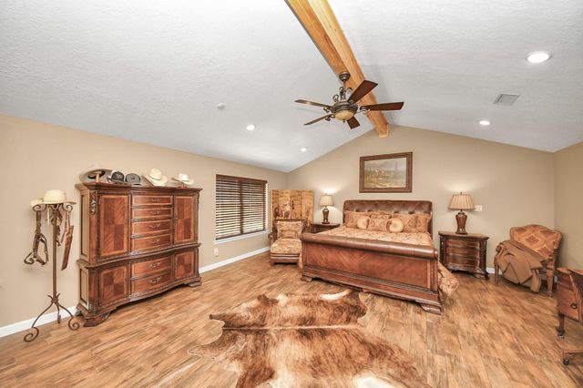 16076 Highway 105, Cleveland, TX 77327