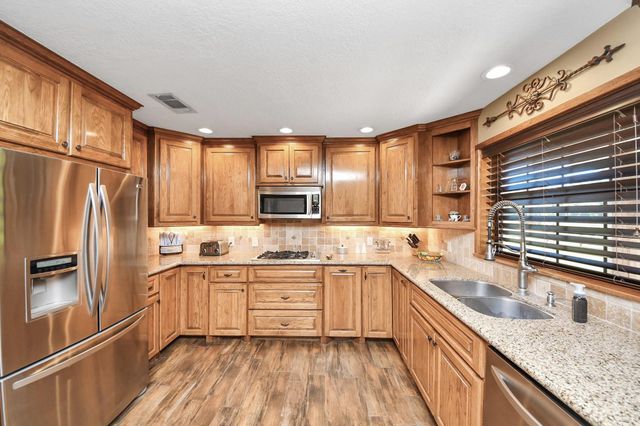 16076 Highway 105, Cleveland, TX 77327