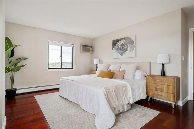 164 Galen St 64, Watertown, MA 02472