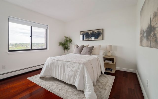 164 Galen St 64, Watertown, MA 02472