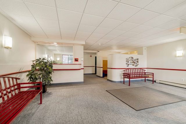 164 Galen St 64, Watertown, MA 02472