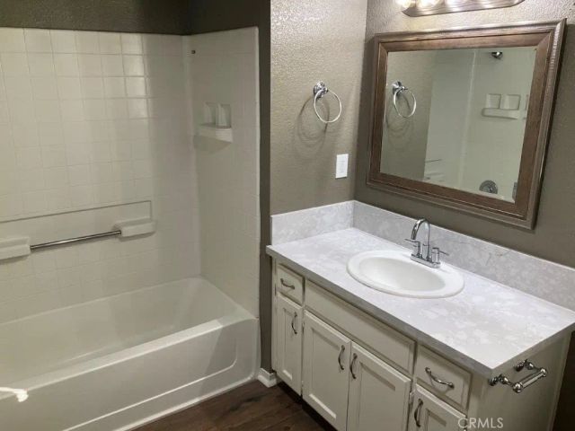 7117 N Antioch, Fresno, CA 93722