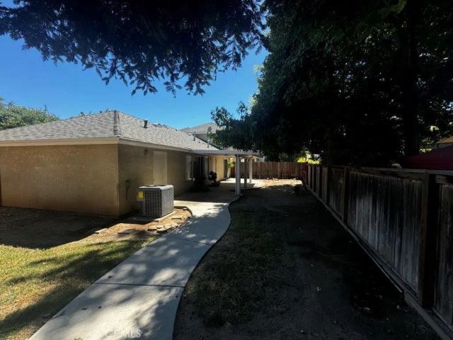 7117 N Antioch, Fresno, CA 93722